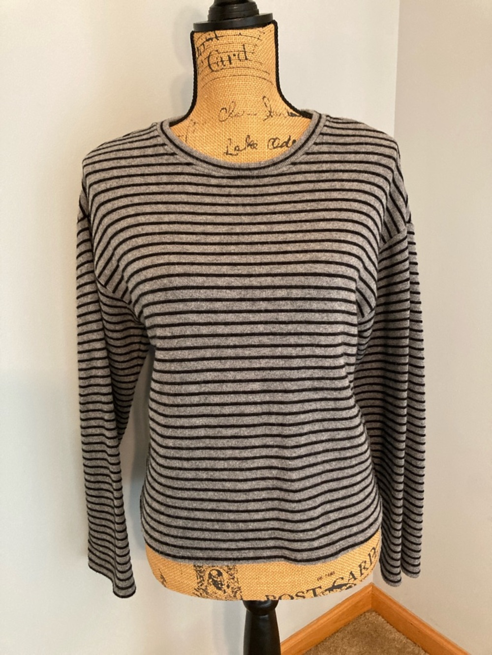 Sanctuary Gray & Black Striped Sweater Women Size Small